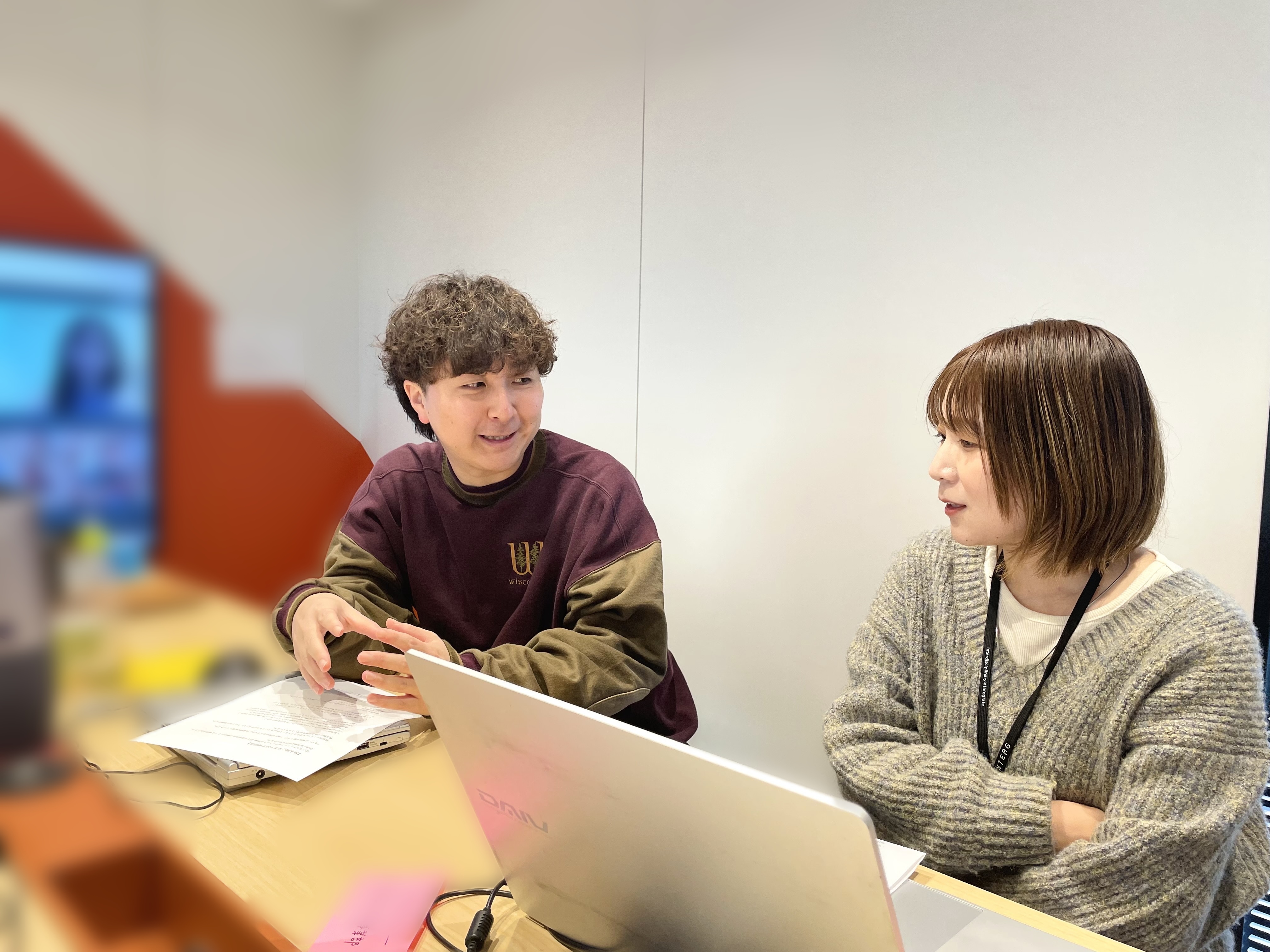 IOPに参加する男性と女性メンバー