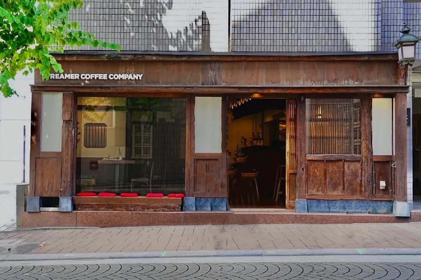 「STREAMER COFFEE COMPANY AZABU-JUBAN」の外観写真