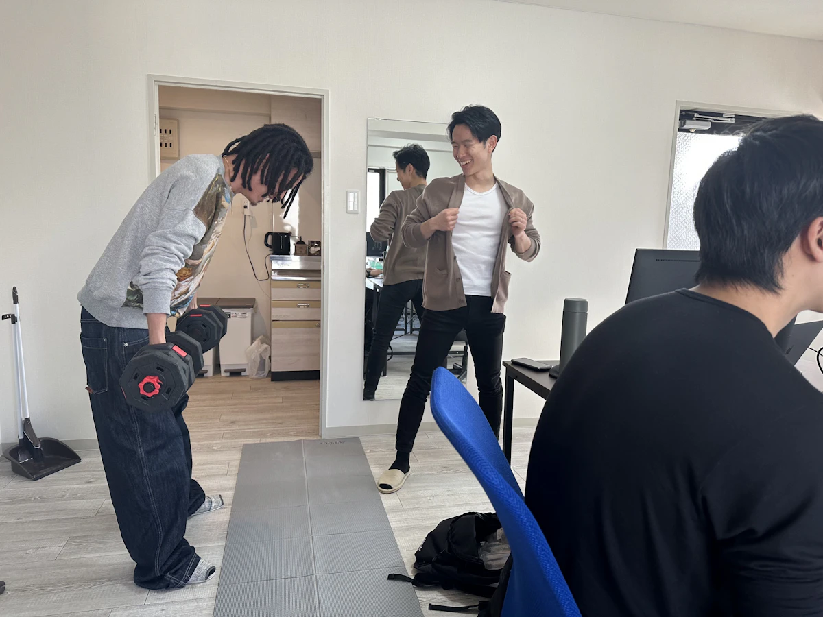会社専属の筋肉トレーナーさんがきてくれました!
