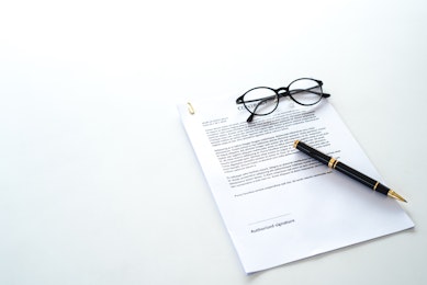 定型約款とは？民法改正による新規定と関連する業界について解説