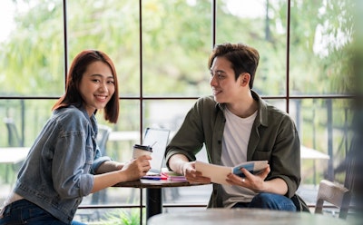 婚外恋愛とは｜不倫との違いは？リスクやトラブルの解決方法について解説