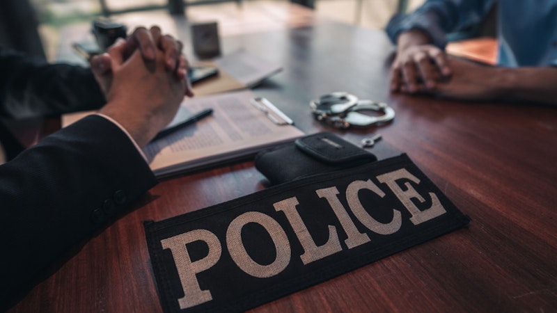 接見とは？一般接見と弁護士接見との違い、手順、接見禁止の解除などを解説