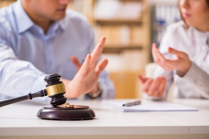 不倫の裁判とは？訴訟の流れや必要な期間、費用、メリット・デメリットを紹介