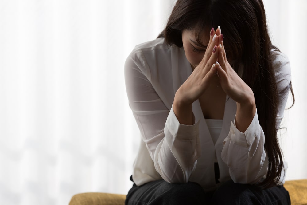 DV被害に苦しむ女性