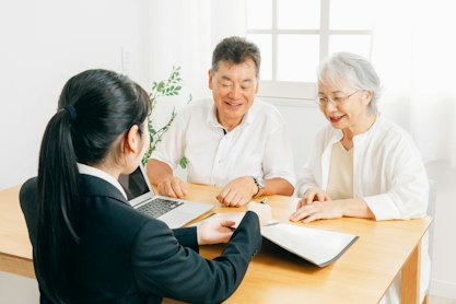 相続手続きの代理人は誰に頼むべき？依頼できる範囲・費用や委任状の書き方を解説