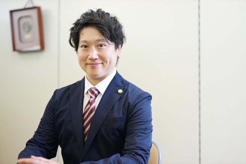 企業から月数件のご依頼も。ニッチな分野をターゲットに、メディア監修・寄稿など、トライ＆エラーを繰り返し広告を最適化