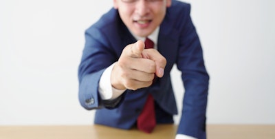 強要罪とは｜罰則・成立要件や、脅迫罪・恐喝罪との違いについて解説