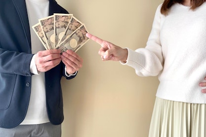 配偶者の借金を理由に離婚できる？返済義務や財産分与・慰謝料のルールを解説