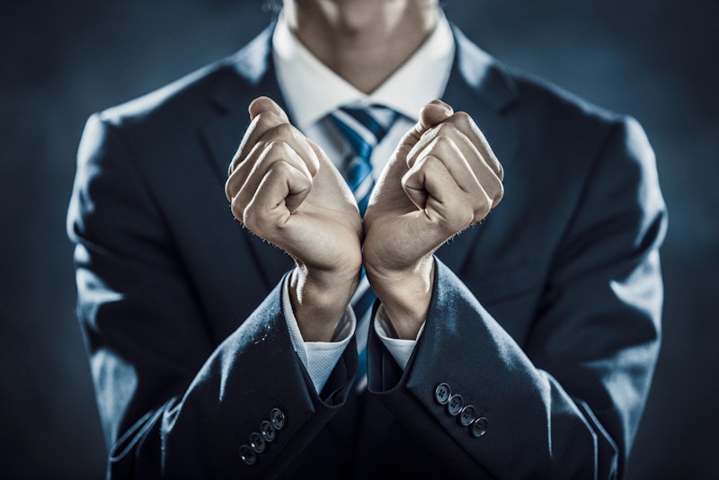 【弁護士解説】歯科医師と歯科助手が2度の逮捕！事件の全容とは？