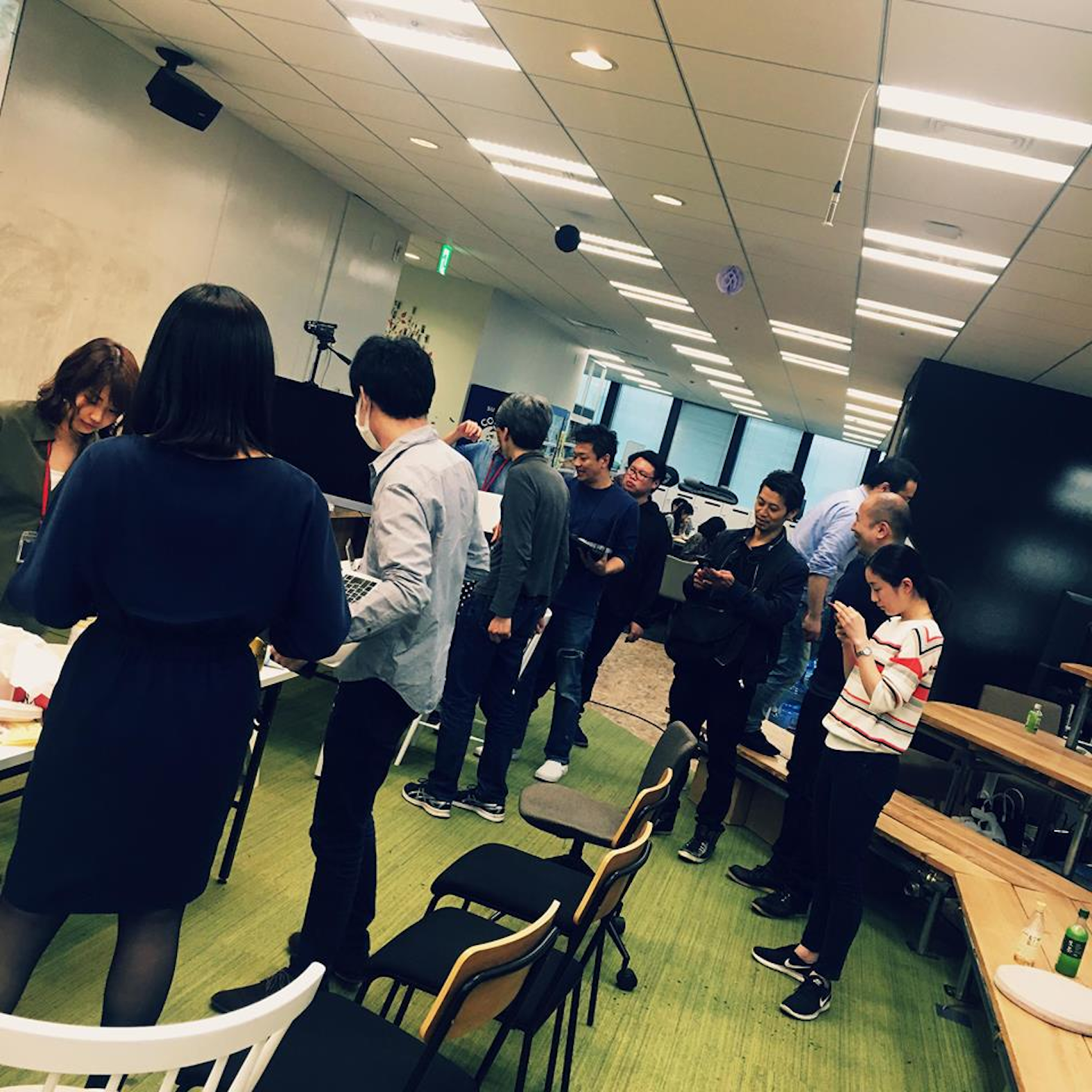 開始時間になってわらわらと集まるメンバー