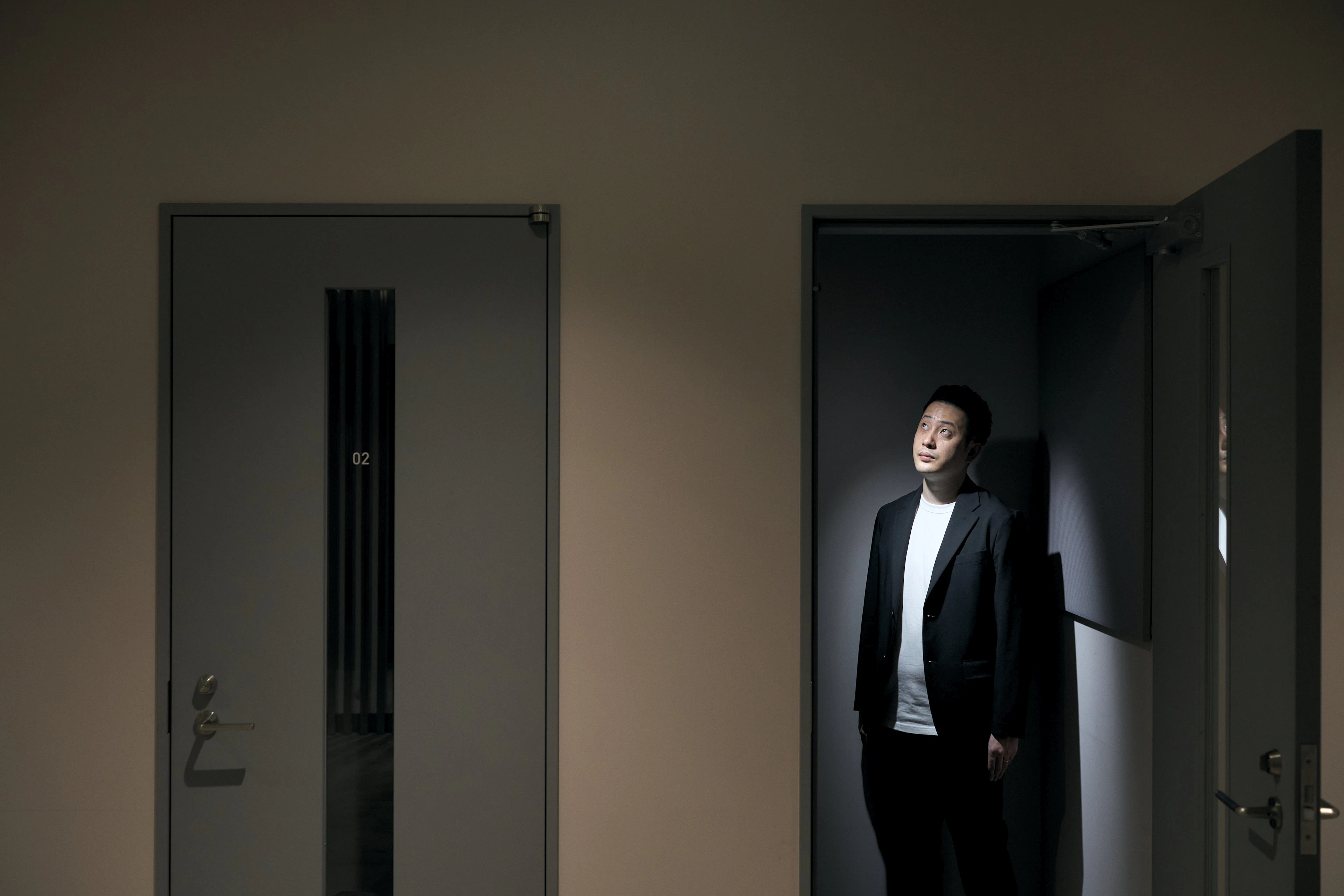 映画監督がたどり着いた、「異能」が受け入れられる場所──NewsPicks Studios萬野達郎