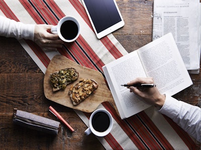 SPEEDAの体験スペースが、東京証券会館1階の「CAFE SALVADOR BUSINESS SALON」にオープン