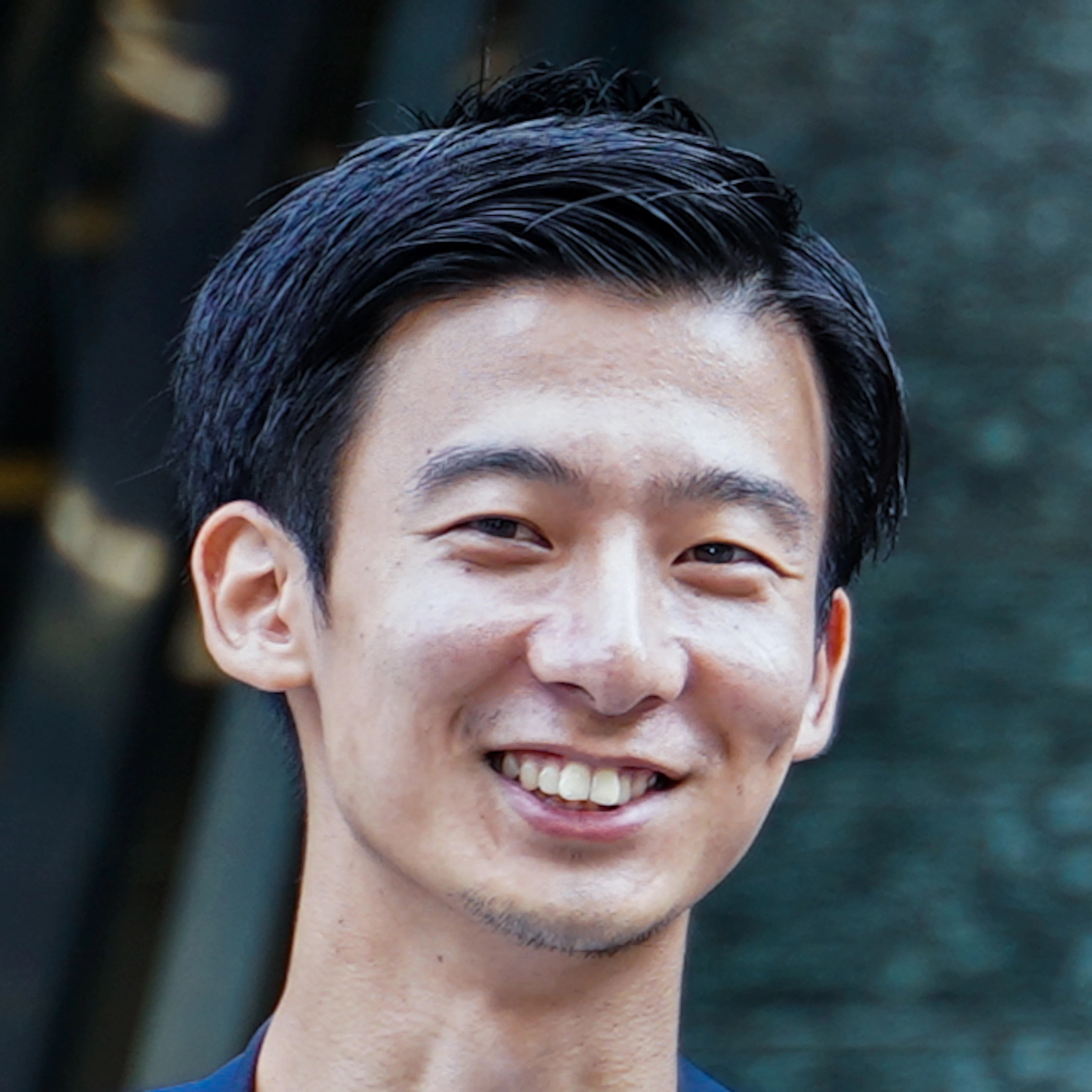 松井 亮介