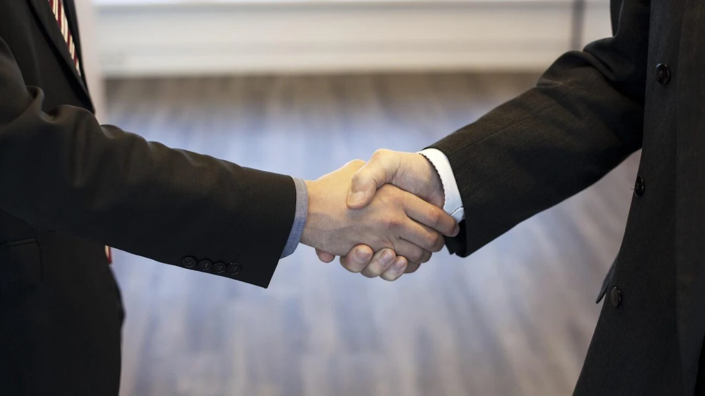 採用では間に合わない？突発リスクに強い“外部人材活用”の選択肢