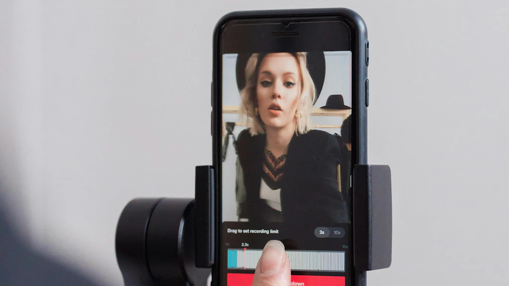 1分の自己PR動画、印象に残るには「削る技術」と「大げさな表現」が必要