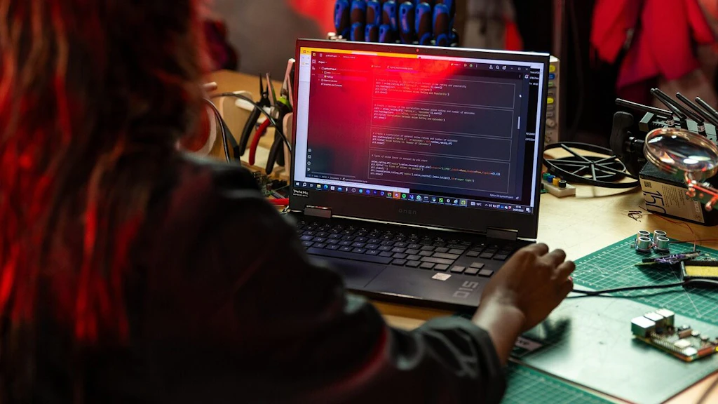 「2025年の崖」は乗り越えていない──レガシーシステム脱却の先に始まる本当の試練