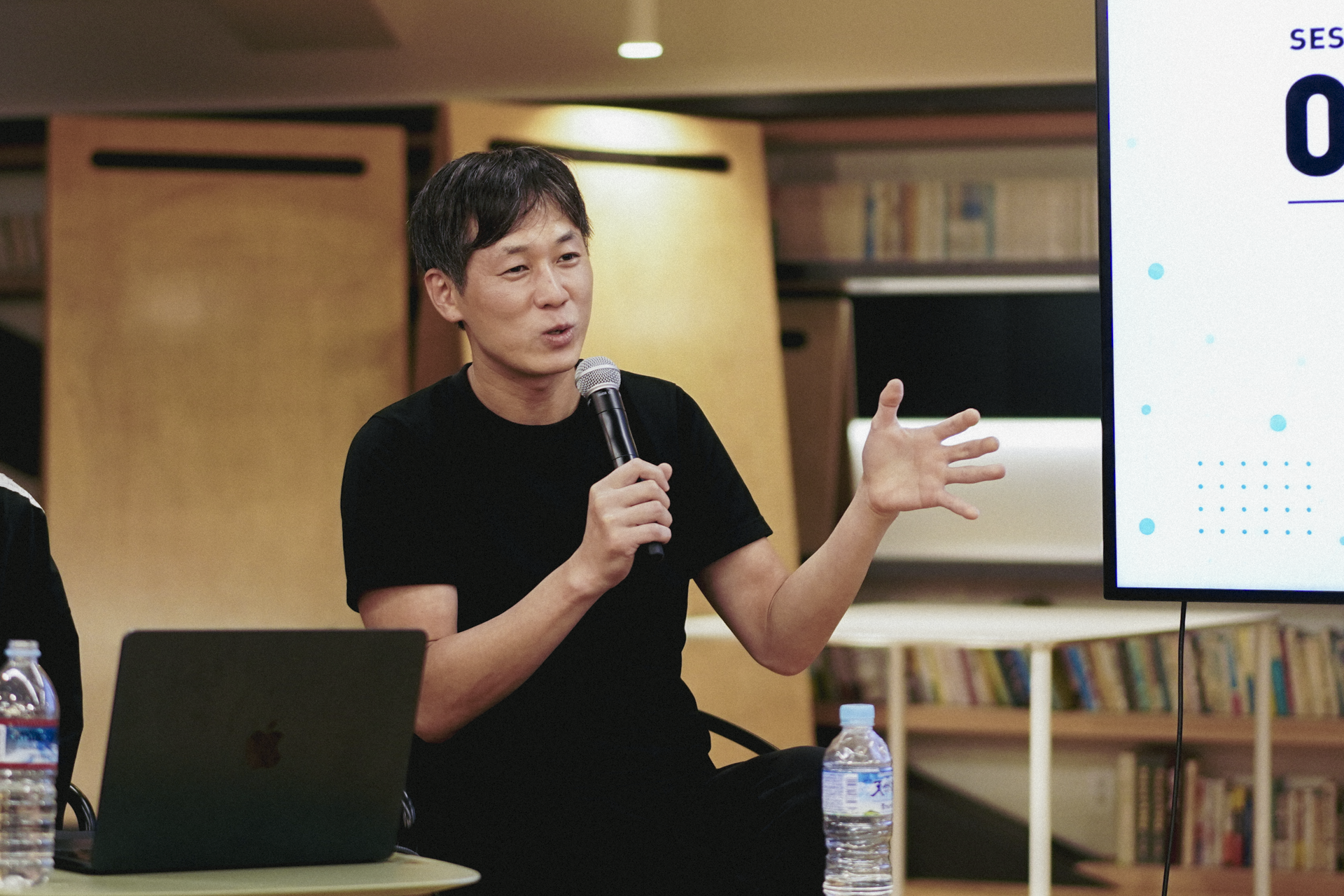 坪田朋 氏