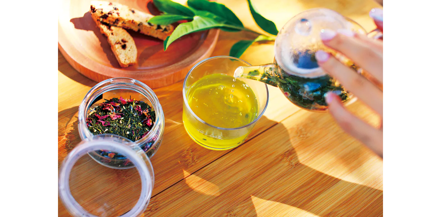 地元茶園の静岡茶や紅茶