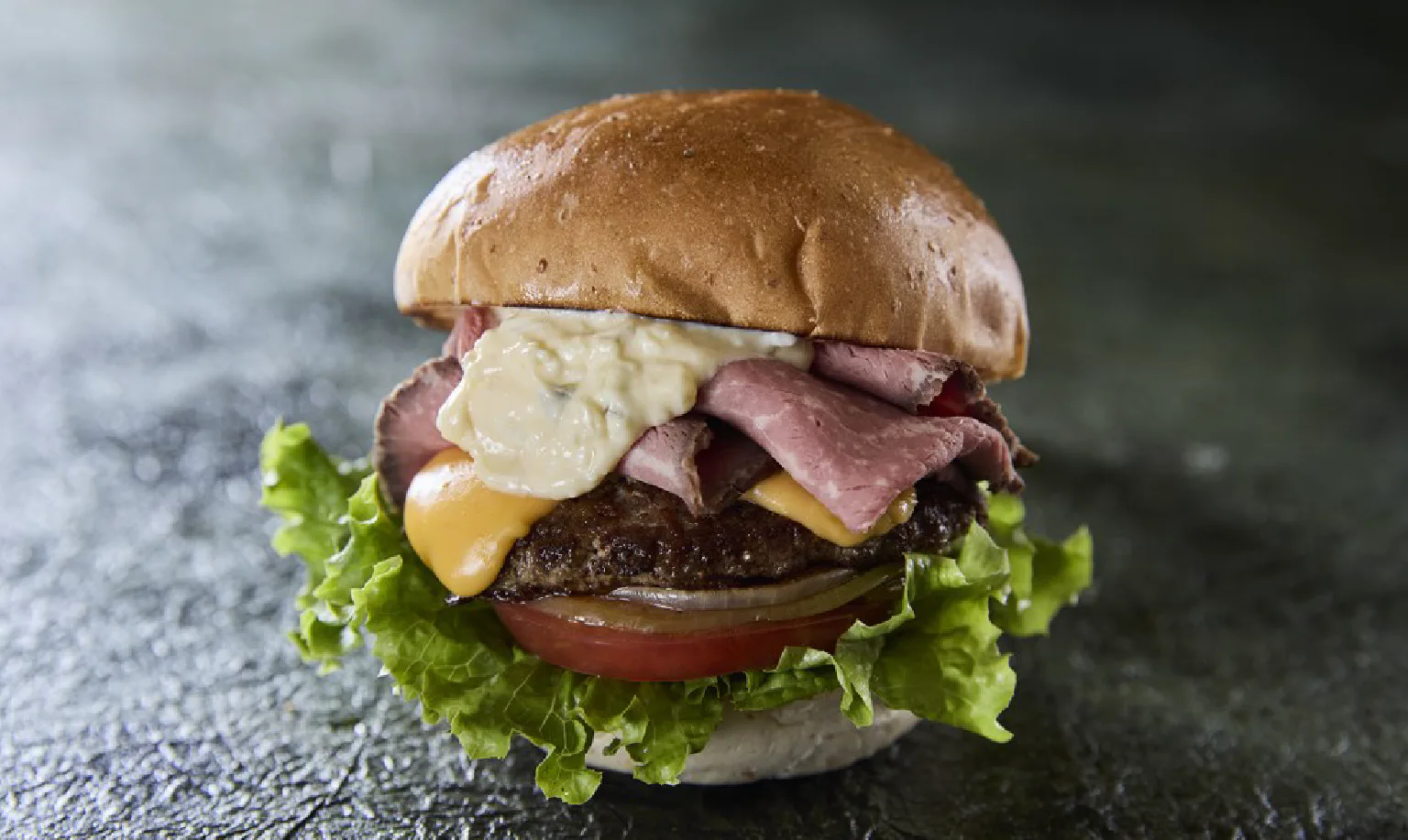 佐世保バーガーのおすすめは「DE FONTEIN GRILL BURGER」のデ フォンテイングリルバーガー 単品1690円