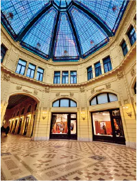 天井が美しいアーケード、オクトゴン内の画像