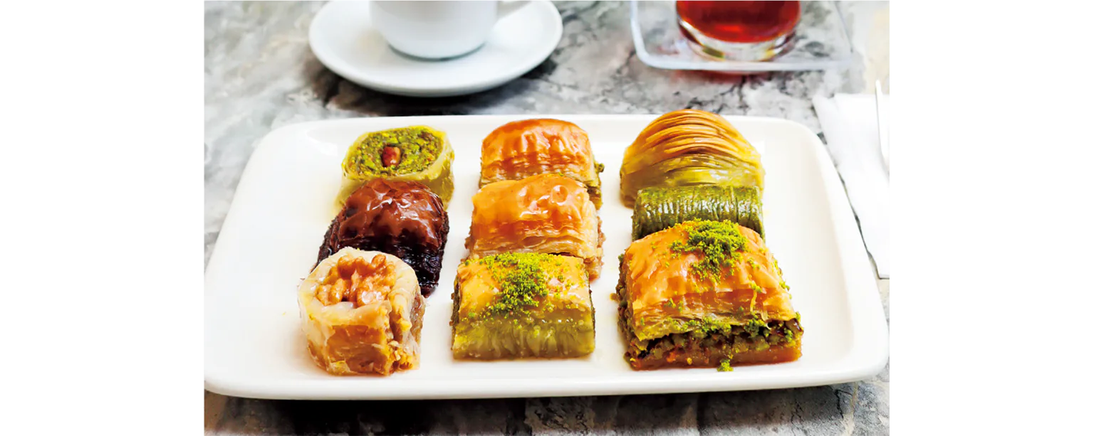 バクラヴァの盛り合わせの画像