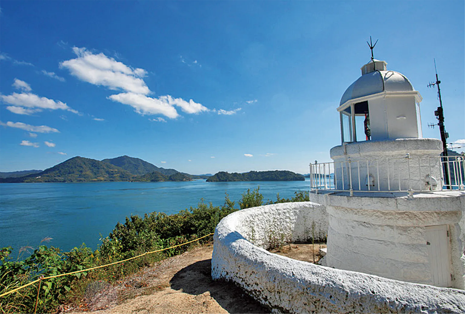 中ノ鼻灯台の画像