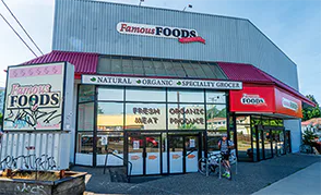 フェイマス・フーズの外観の画像