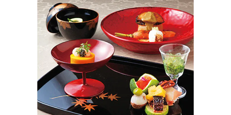 旬の味覚を盛り込んだ会席料理の画像