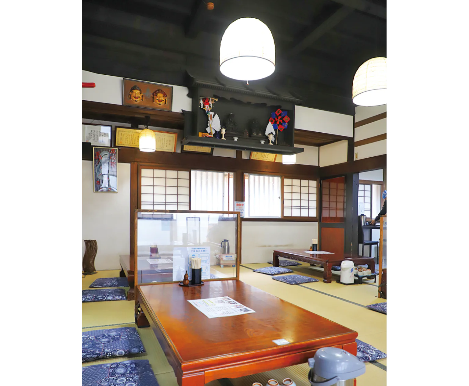 そば処こめやの店内画像