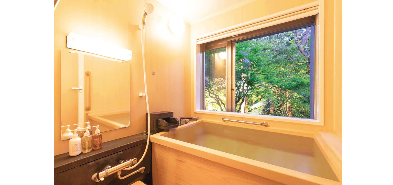 半露天風呂付き客室（温泉）の画像