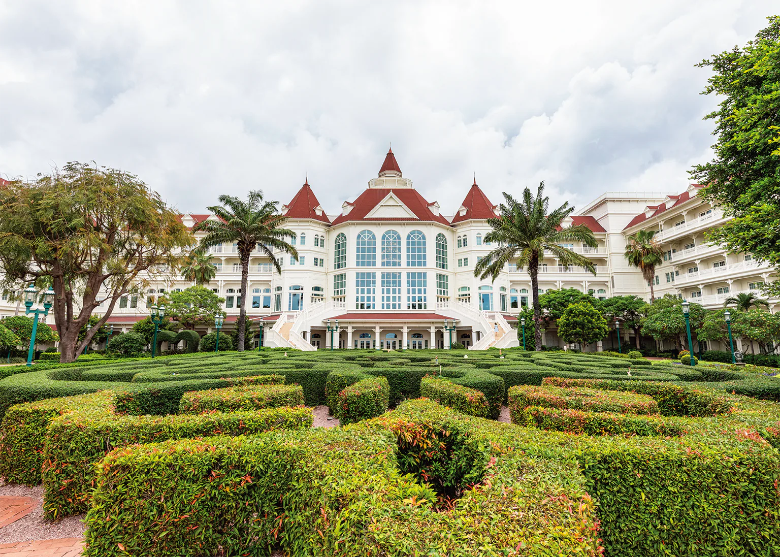 香港ディズニーランド・ホテルの外観の画像