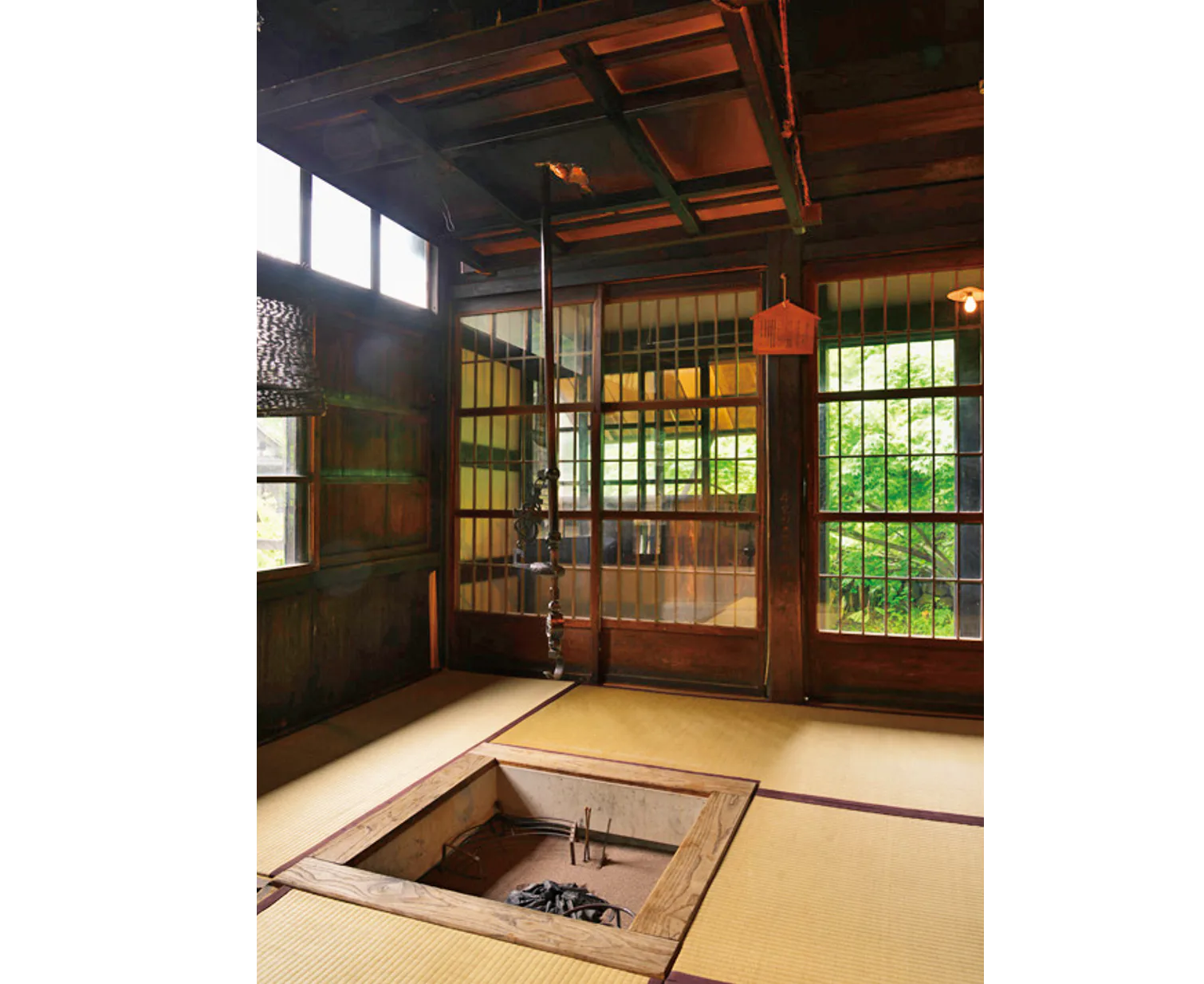 茅葺きの客室の画像