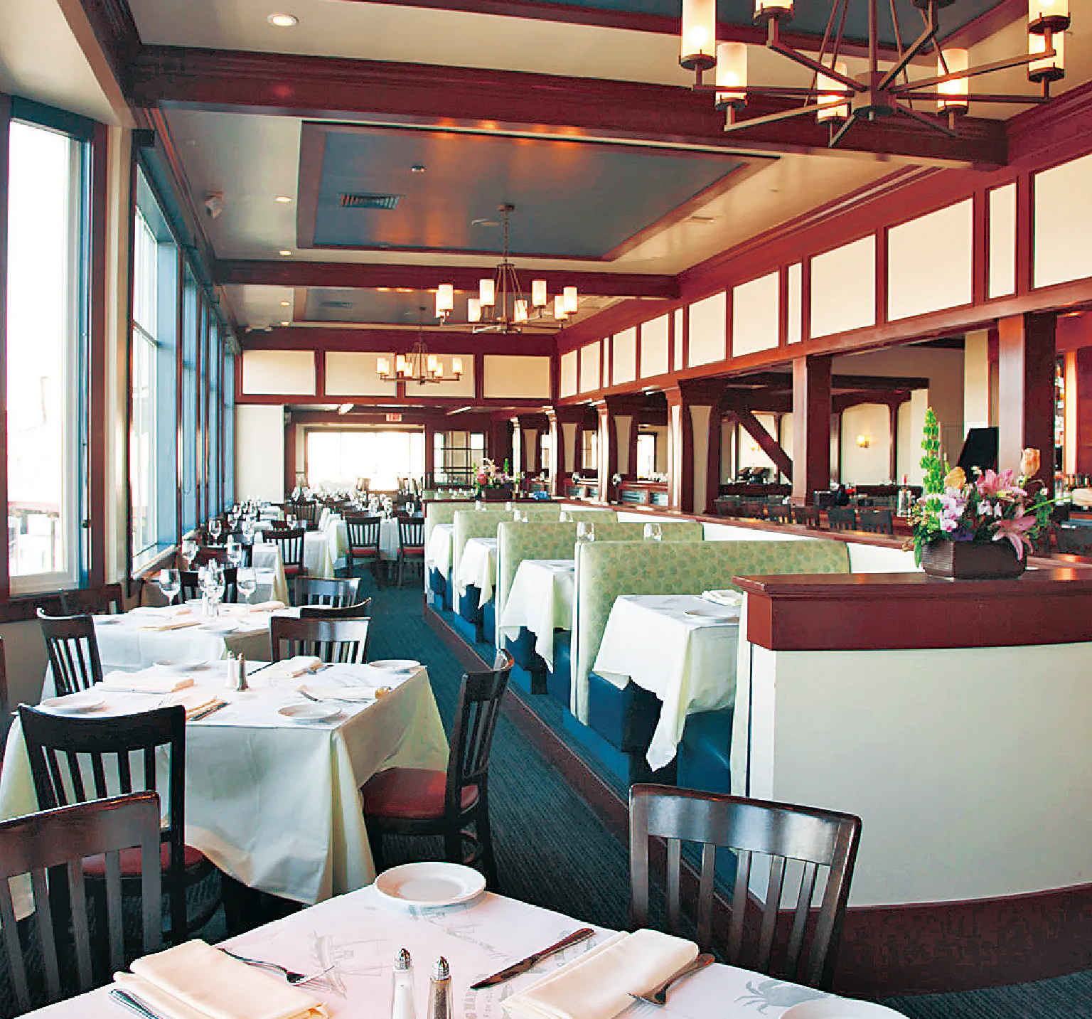 フォグ・ハーバー・フィッシュ・ハウスの店内画像