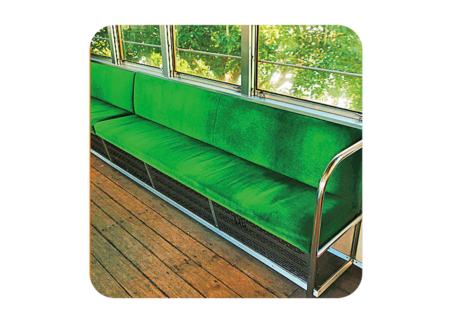 江ノ電の木の床の画像