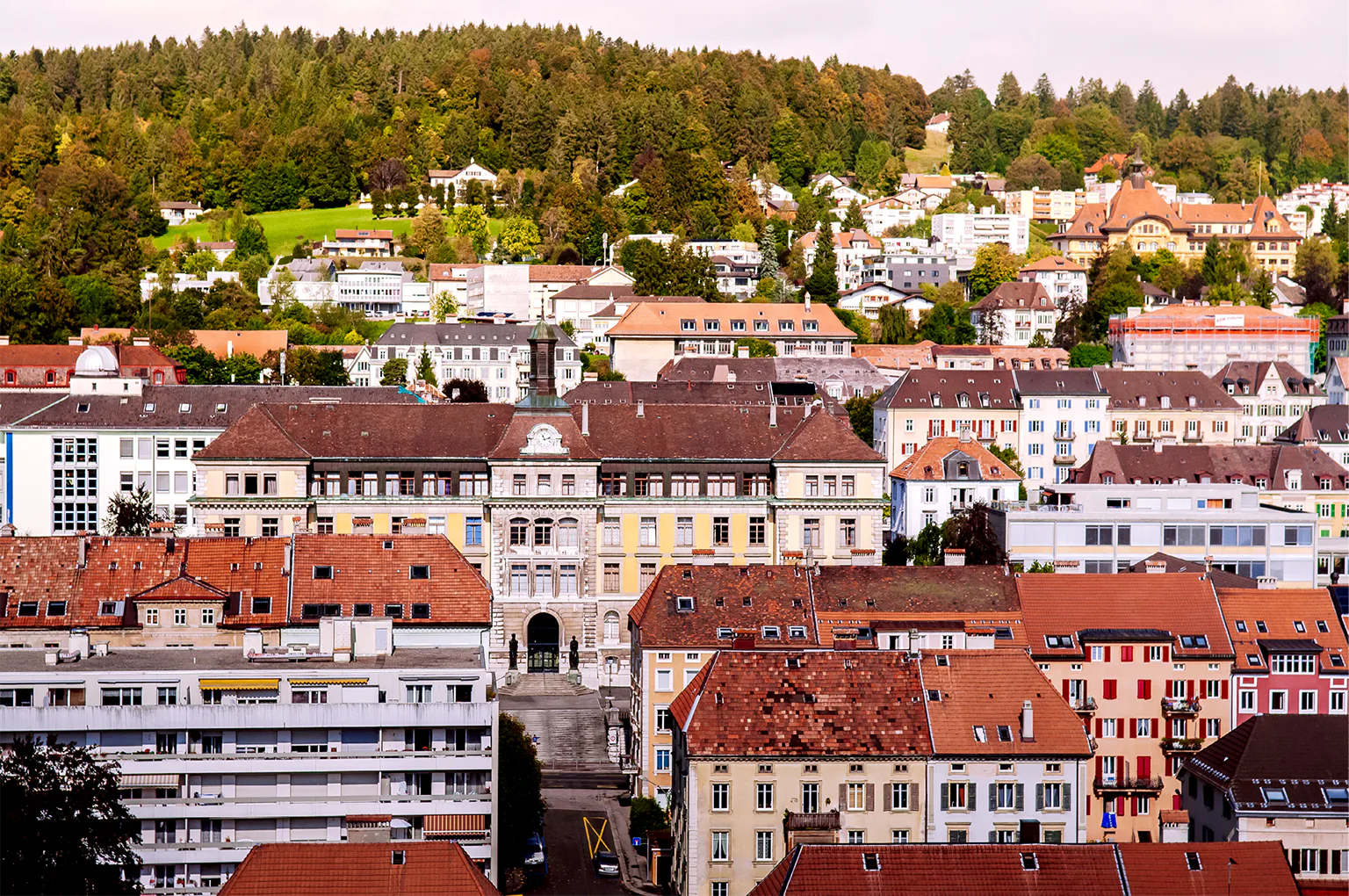 ヌーシャテル/ジュラ地方:ラ・ショー・ド・フォン、ル・ロックルの画像
