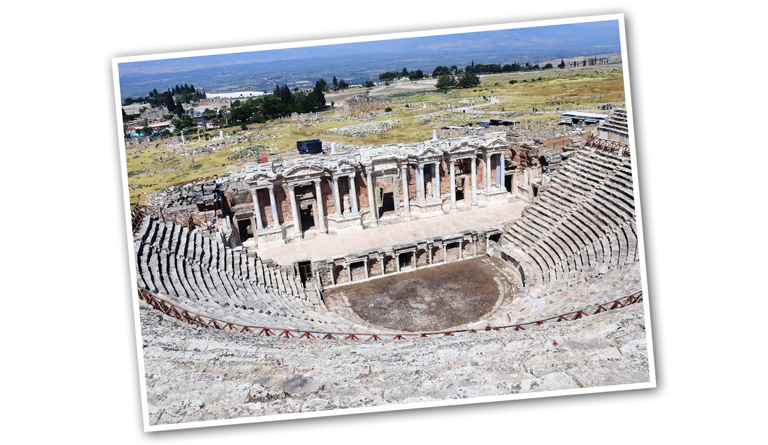 ヒエラポリス内の円形劇場の画像