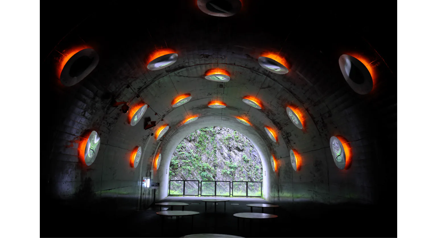 清津峡渓谷トンネル マ・ヤンソン / MAD アーキテクツ『Tunnel of Light』の画像