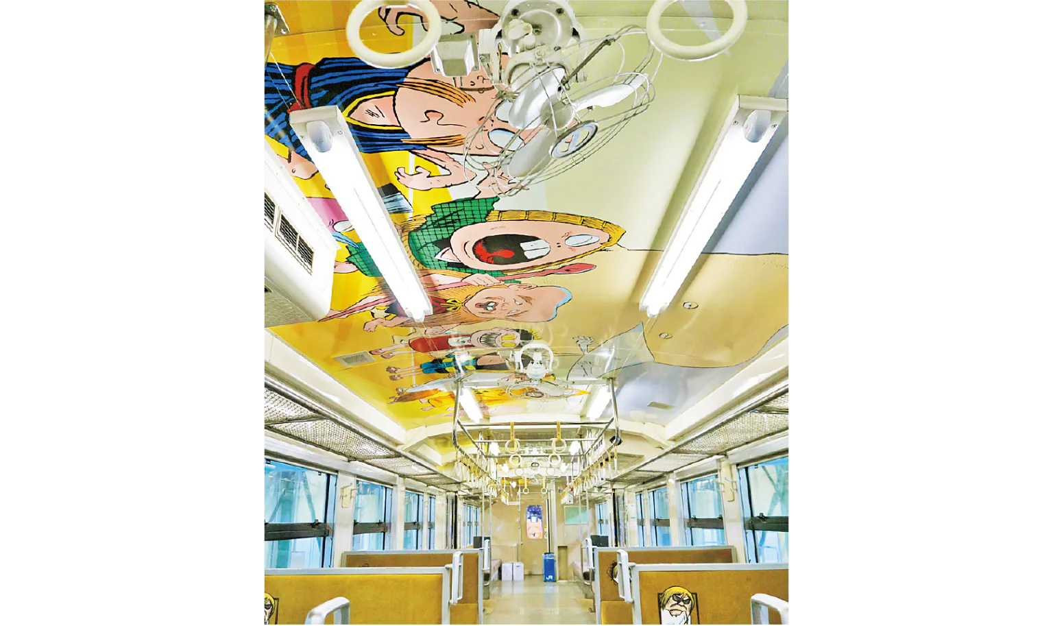 鬼太郎列車の天井の画像