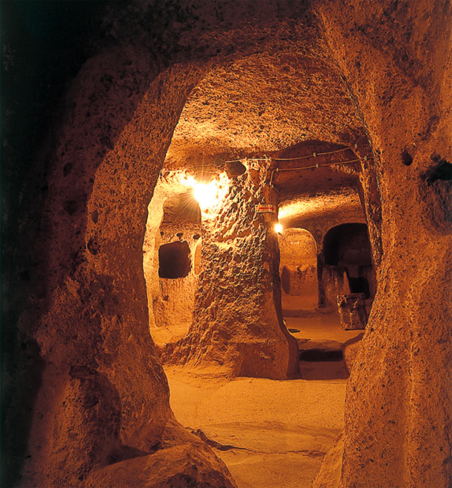 カイマクル地下都市の画像