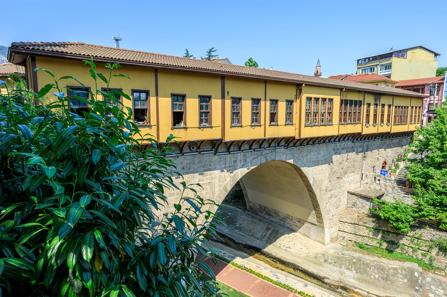 ブルサとジュマルクズクの画像