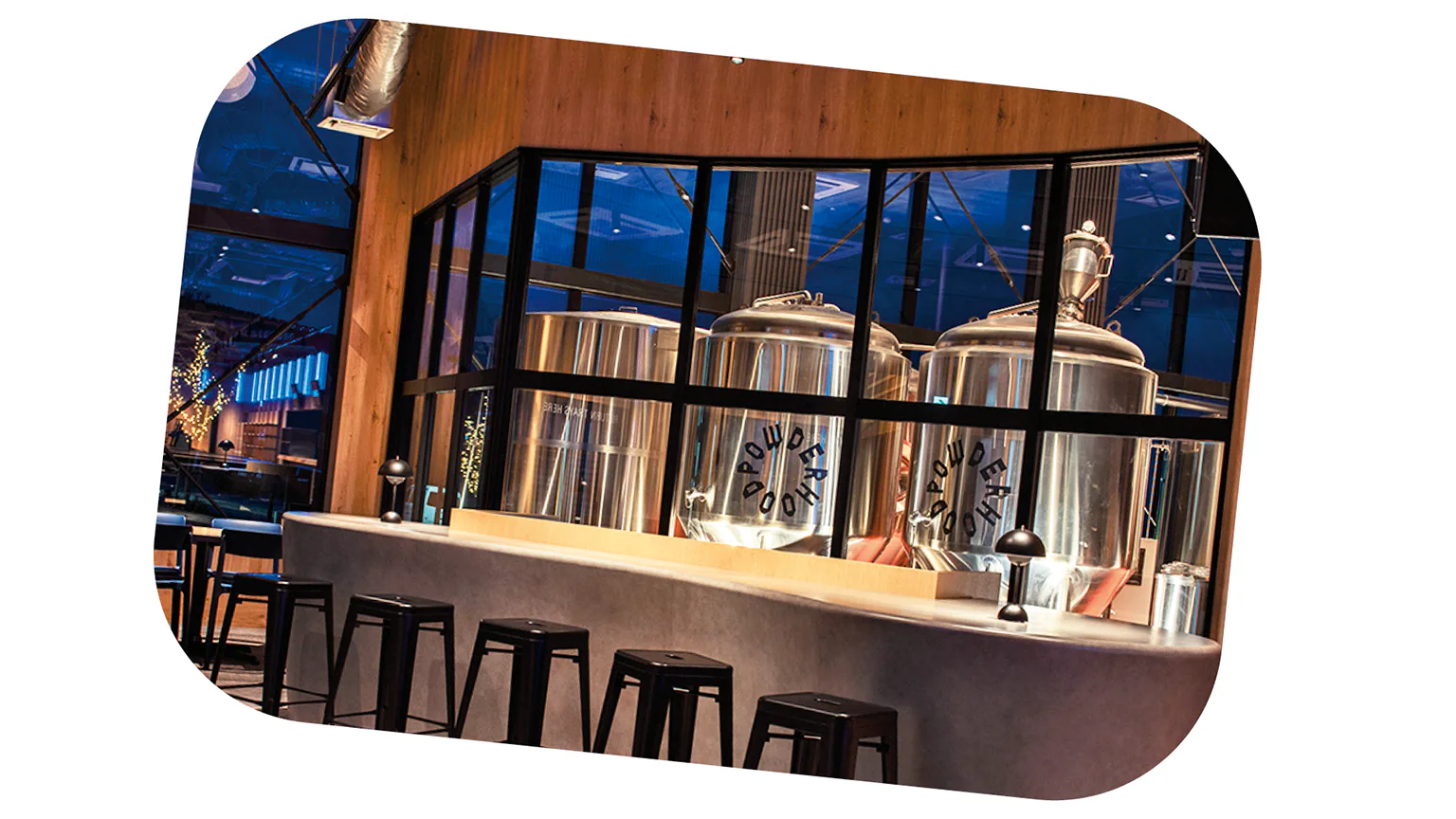 POWDERHOOD RESTAURANT＆ TAPROOMの店内画像