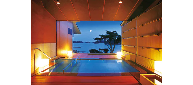 松島湾を望む貸切露天風呂の画像