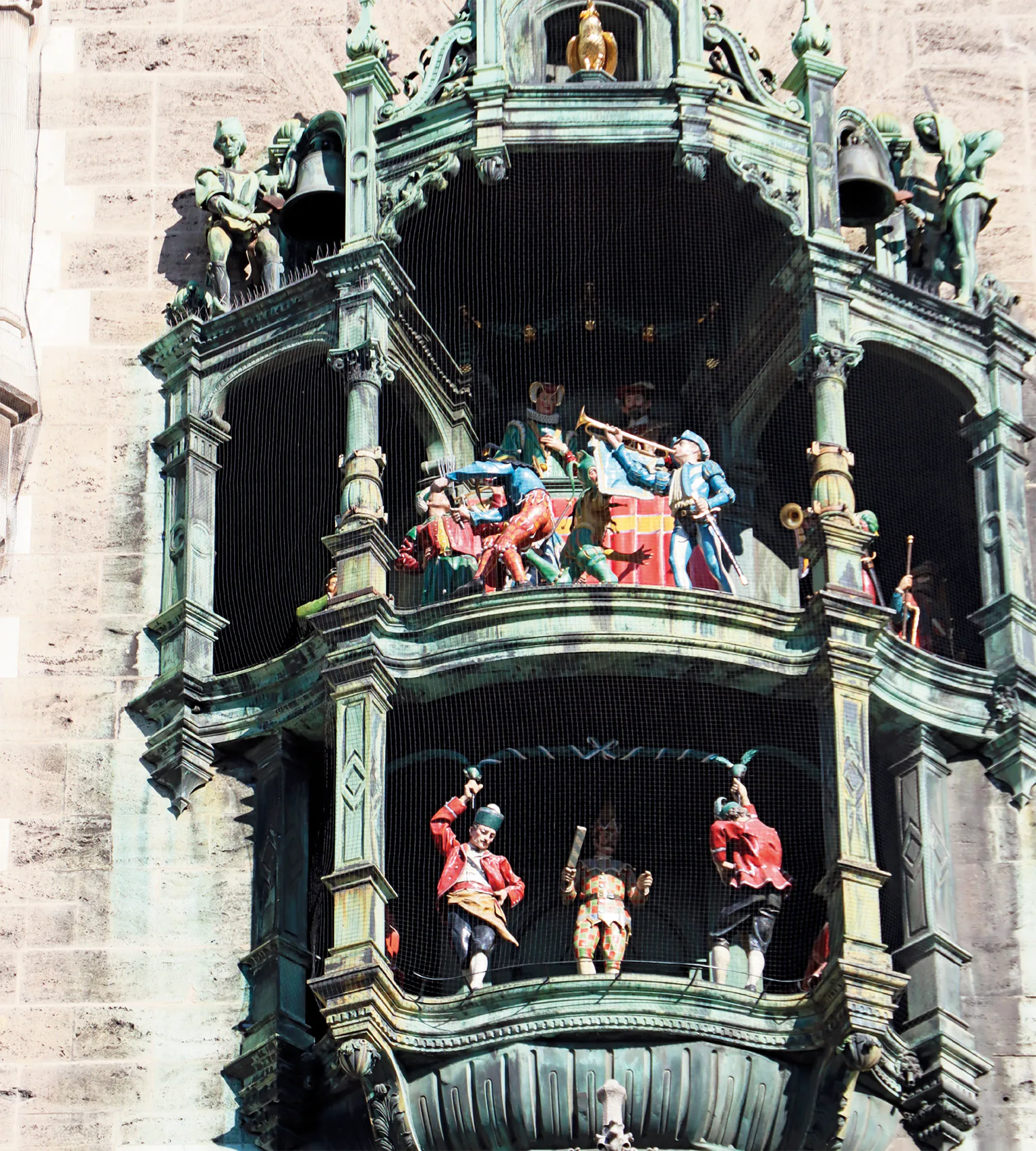 新市庁舎の仕掛け時計の画像