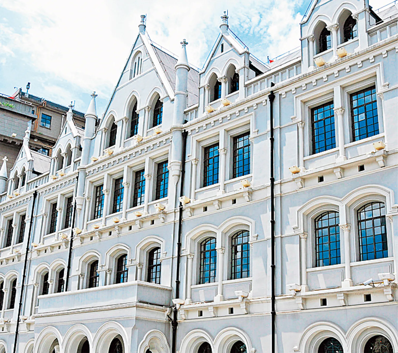 外灘の建築群のなかでも最も古い建物の一つの画像