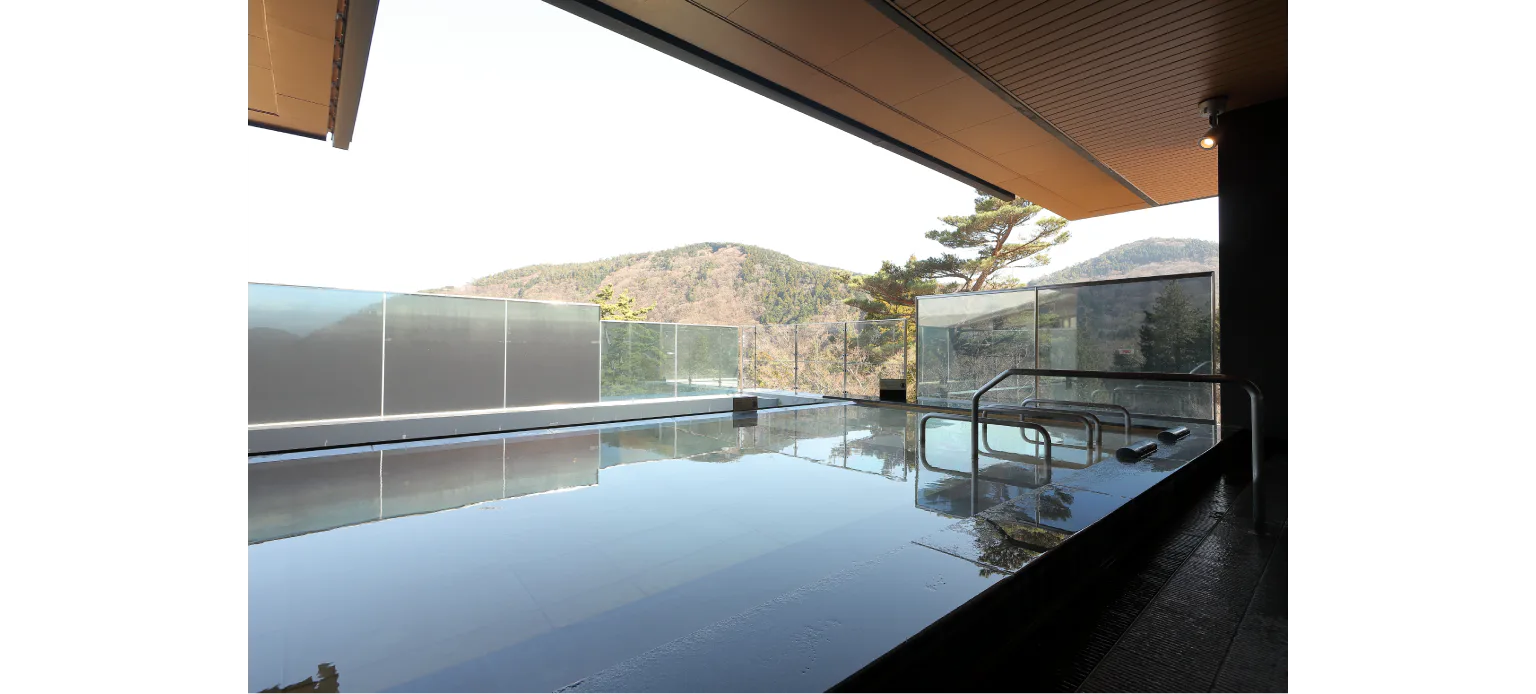箱根小涌園ユネッサン ホテル最上階にある展望露天風呂付大浴場の画像