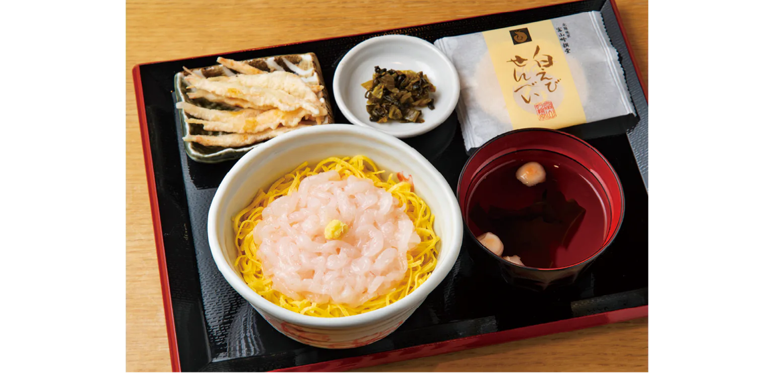 新鮮なシロエビをたっぷり味わえる刺身丼の画像