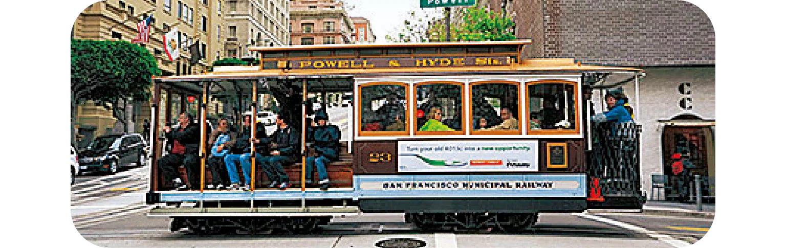 パウエル・ストリートを走る2路線の車両。ステップは前方のみ。運行している車両の種類は28台。　の画像