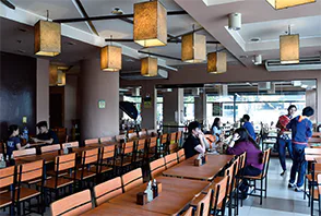 マン・イナサルの内観の画像