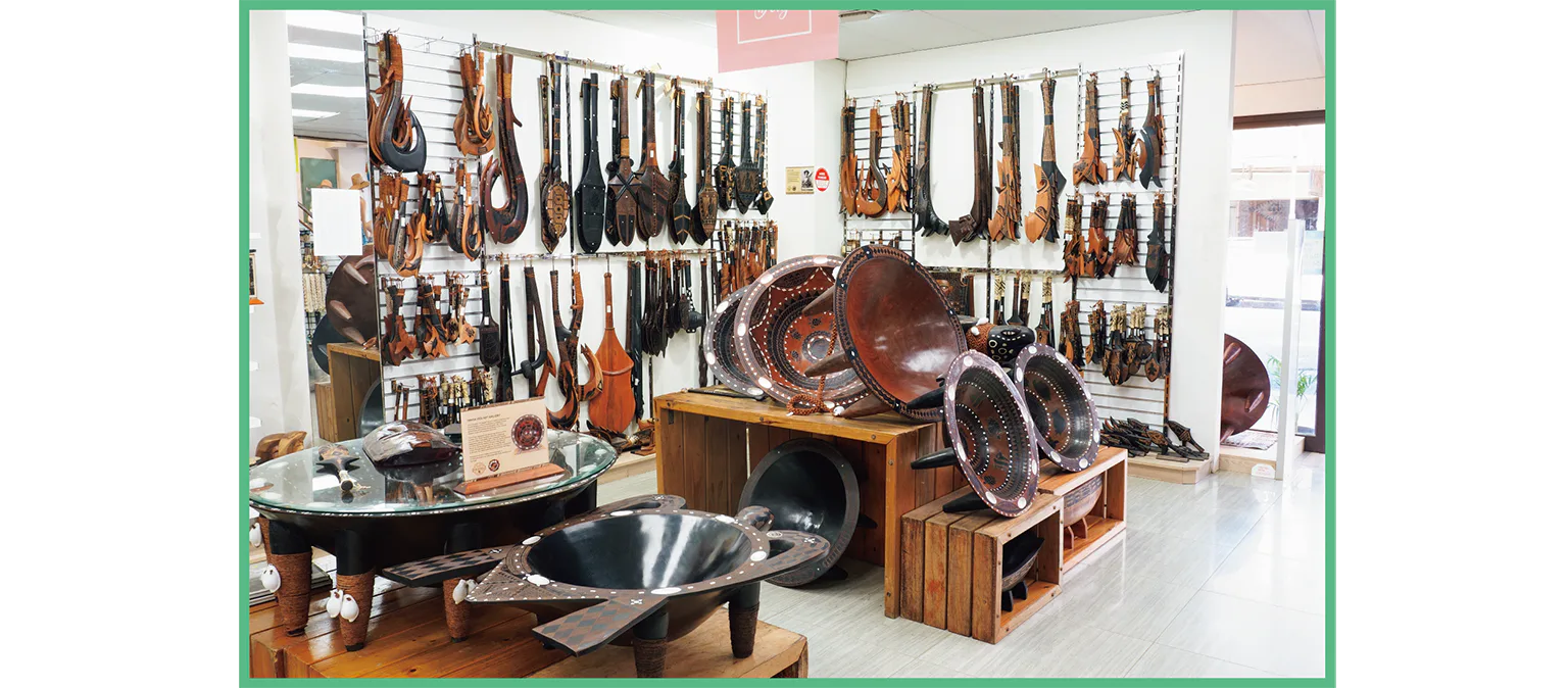 VAT還付手続き可能な大型店ならクレジットカード払いで！の画像