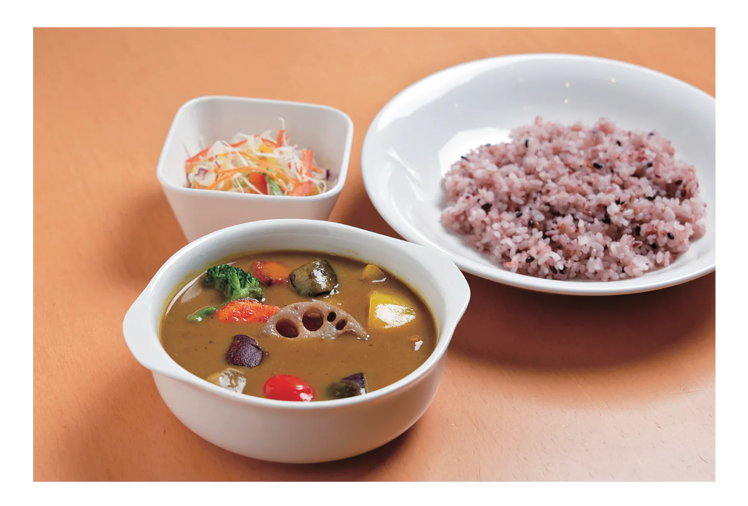 10種類以上の野菜を使用したハーベストカレー ベジタブルの画像